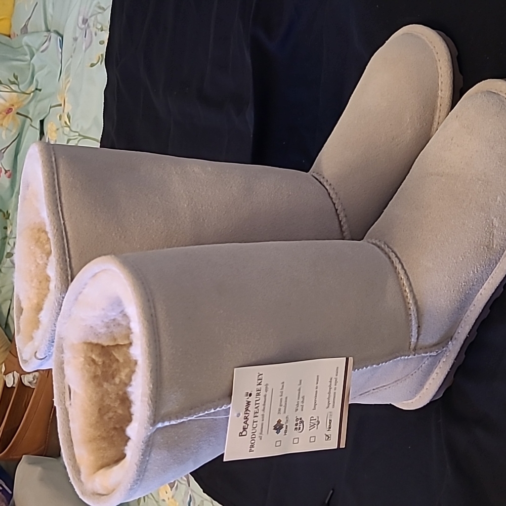 Womens Tall Bearpaw boots size 9
